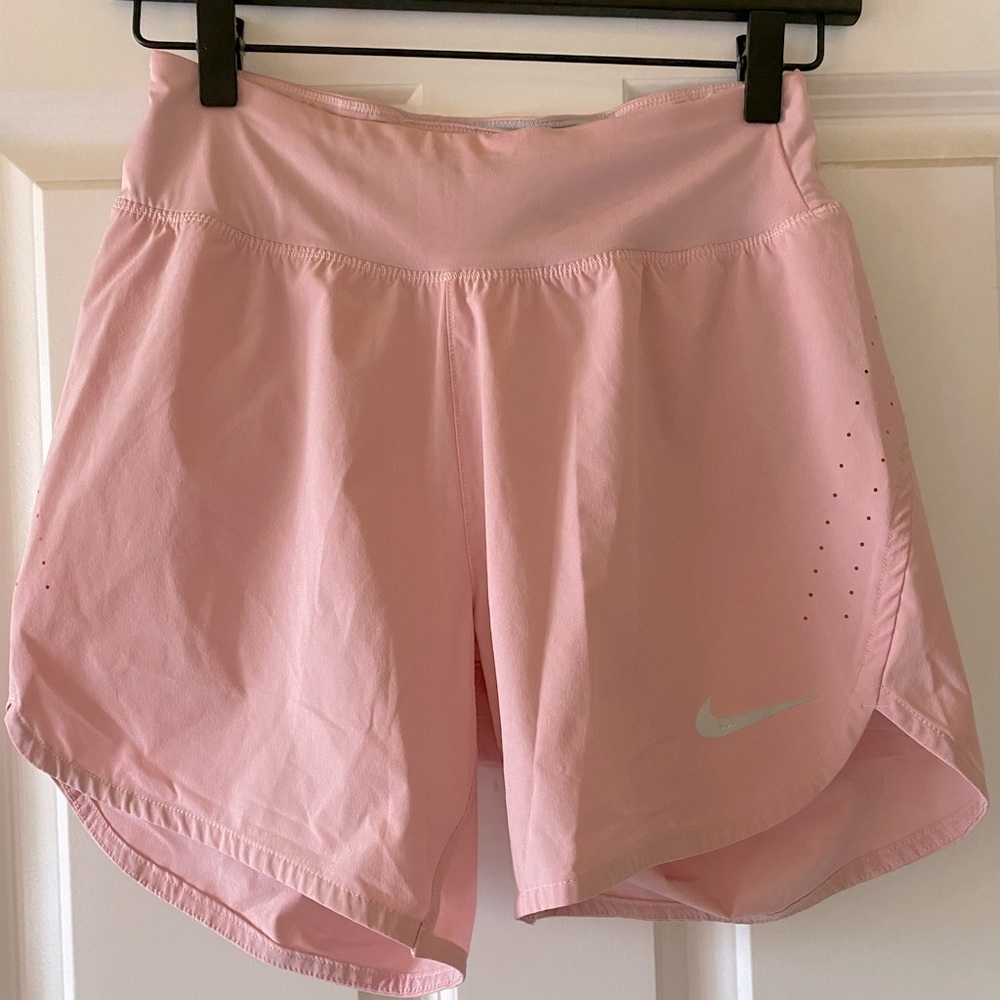 NIKE LIGHT PINK DRIFIT EXERCISE SHORTS ONLY WORN ONCE SIZE XS